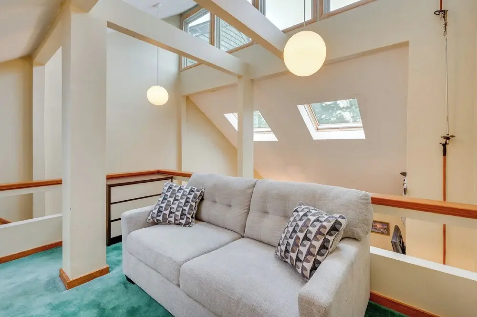 Cozy Bretton Woods Ski-in/ski-out Condo w/ Deck!