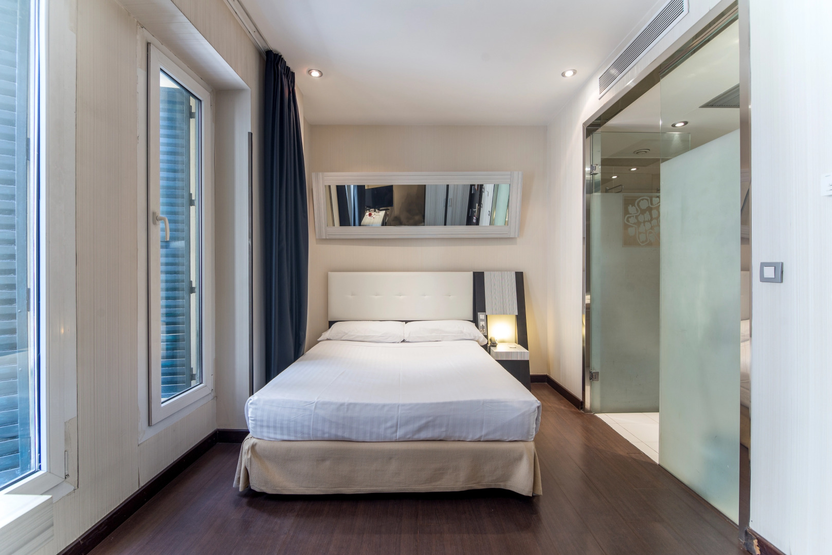 Отель Petit Palace Triball