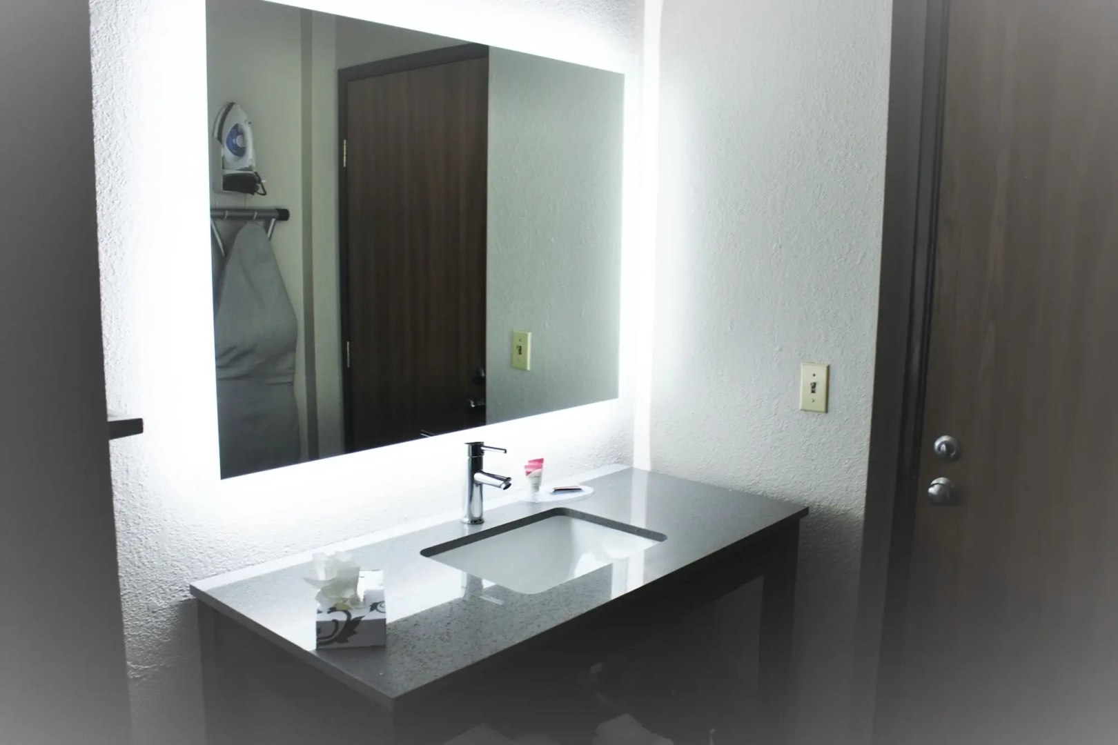 Country Inn & Suites by Radisson, Monterey Beachfront-Marina, CA