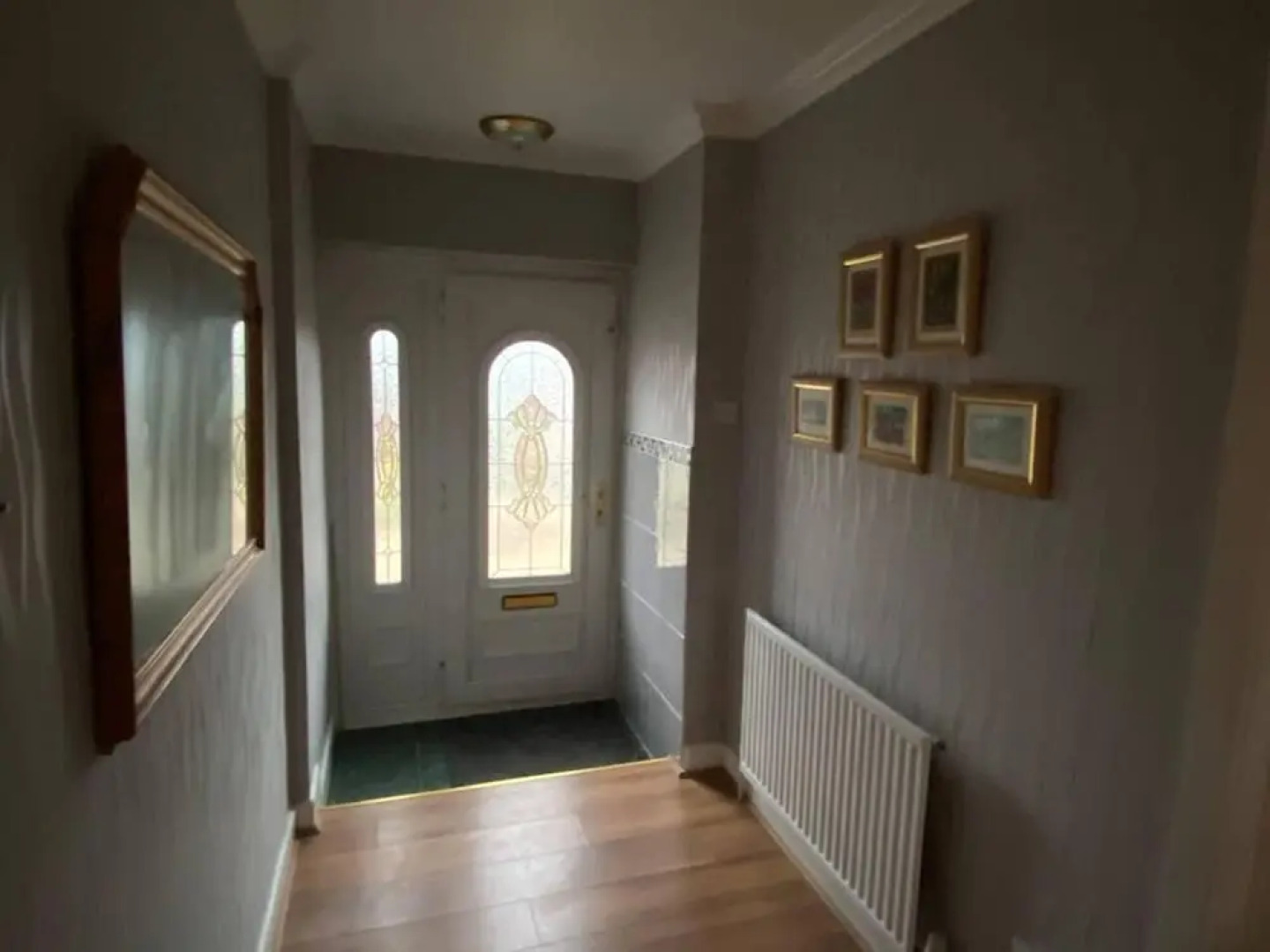 Quiet Secluded two Bedroom Bungalow With Parking