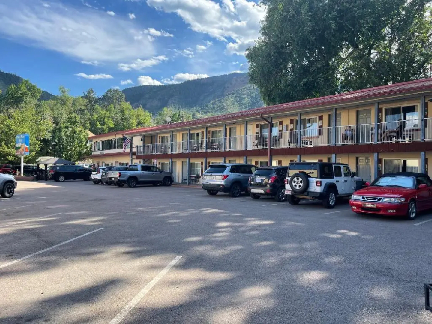 Pikes Peak Inn