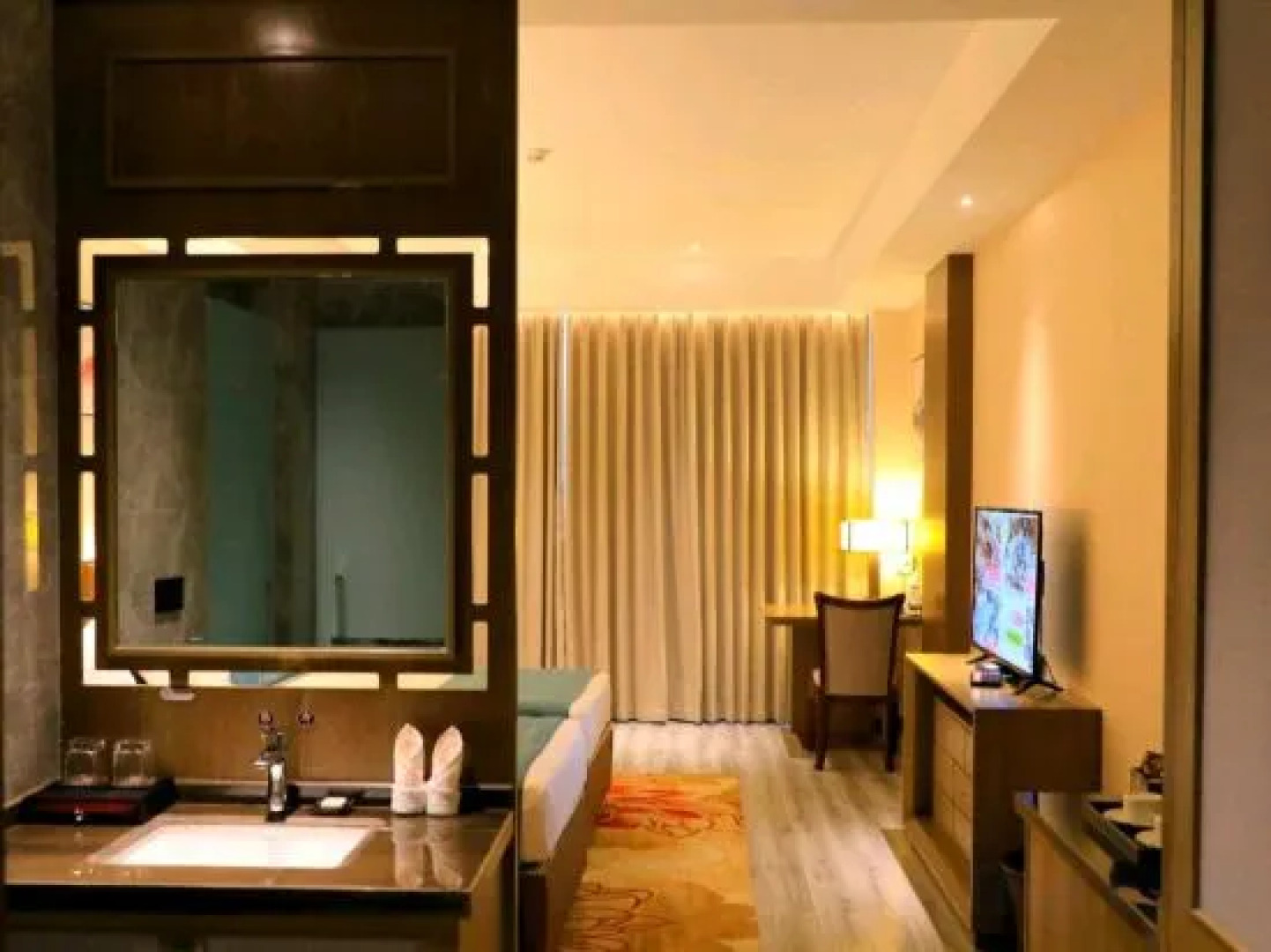 Hongman Hongfu Hotel (Guang'an Linshui Modern Life Hall)