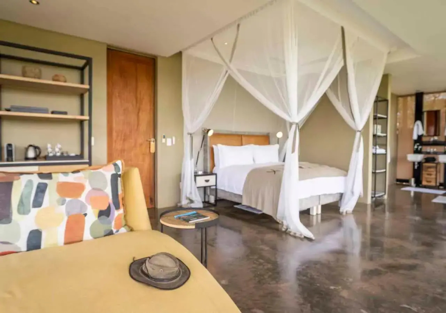 The Outpost & Pel's Post