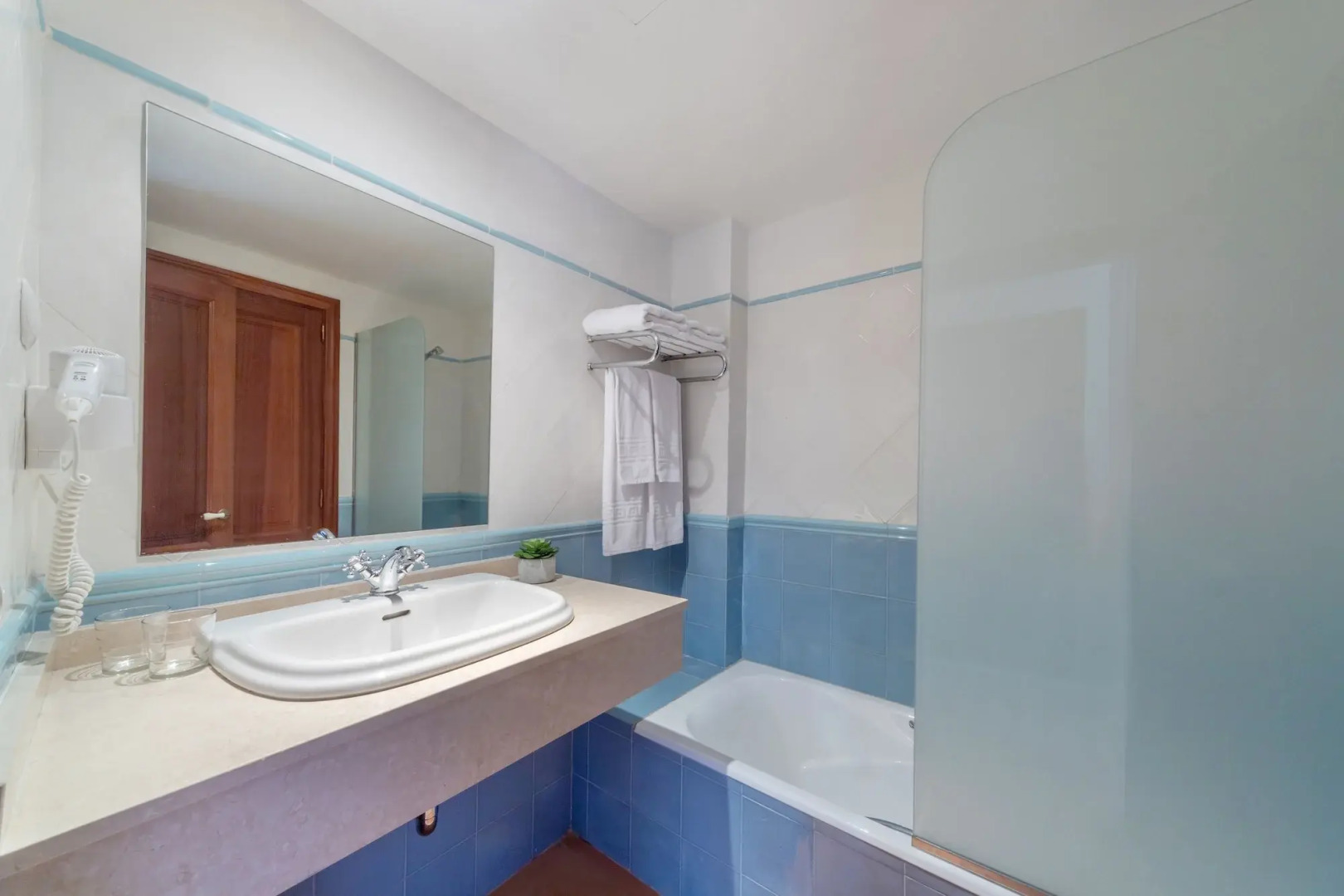 Hotel Rural Es Riquers