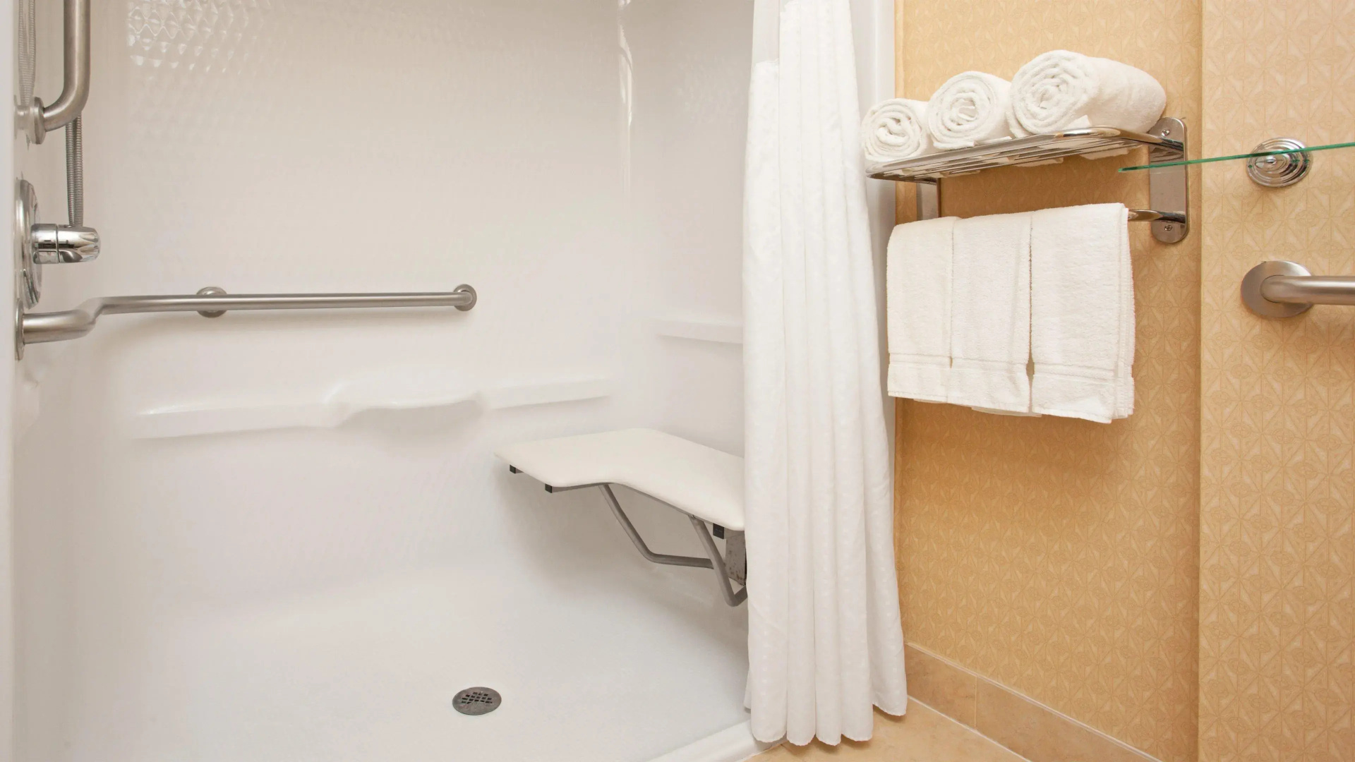 Holiday Inn Express & Suites Allentown West by IHG