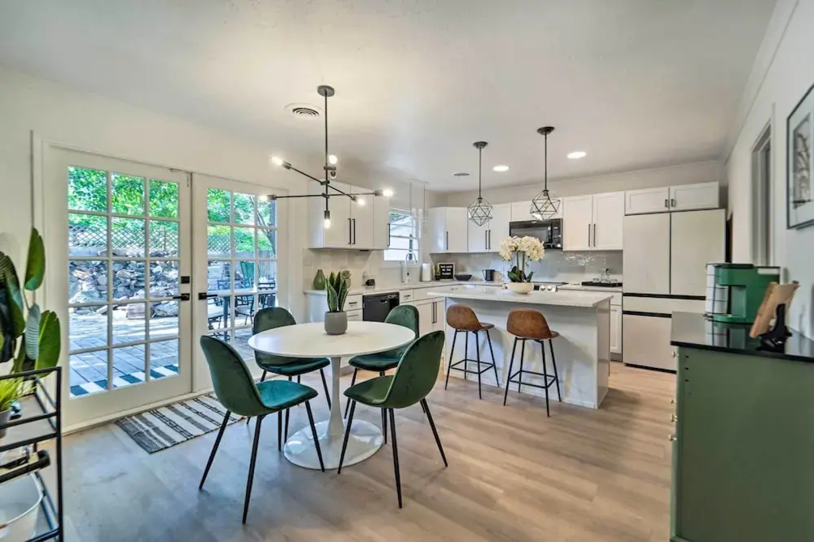 Luxurious Lubbock Home: Fire Pit, Outdoor TV!