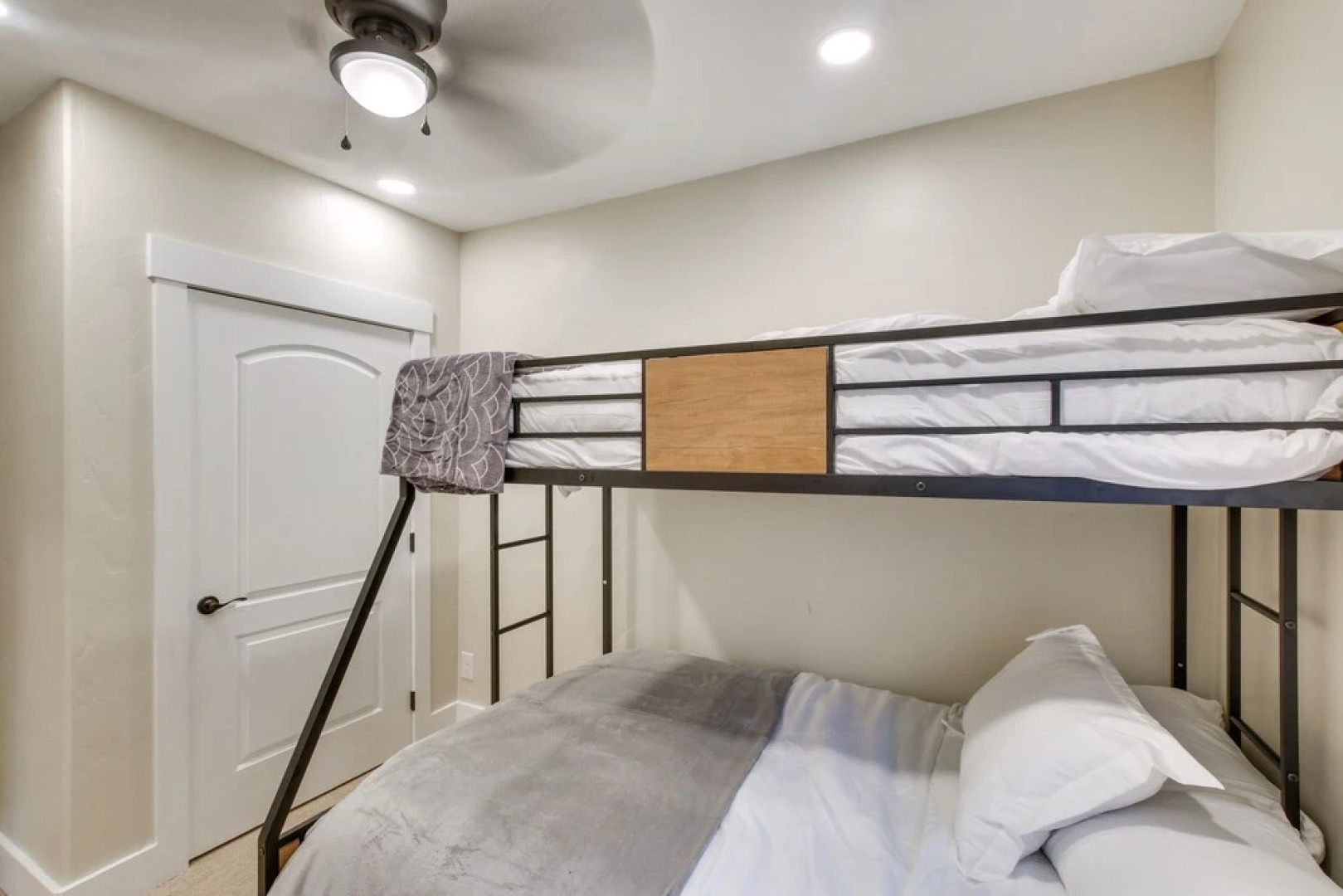 Stylish Logan Retreat w/ Smart TV + Central A/c!