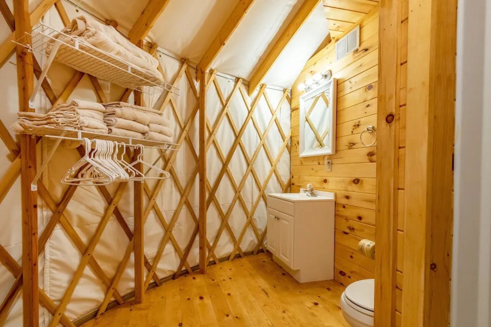 Circle M RV & Camping Resort - Caravan Park