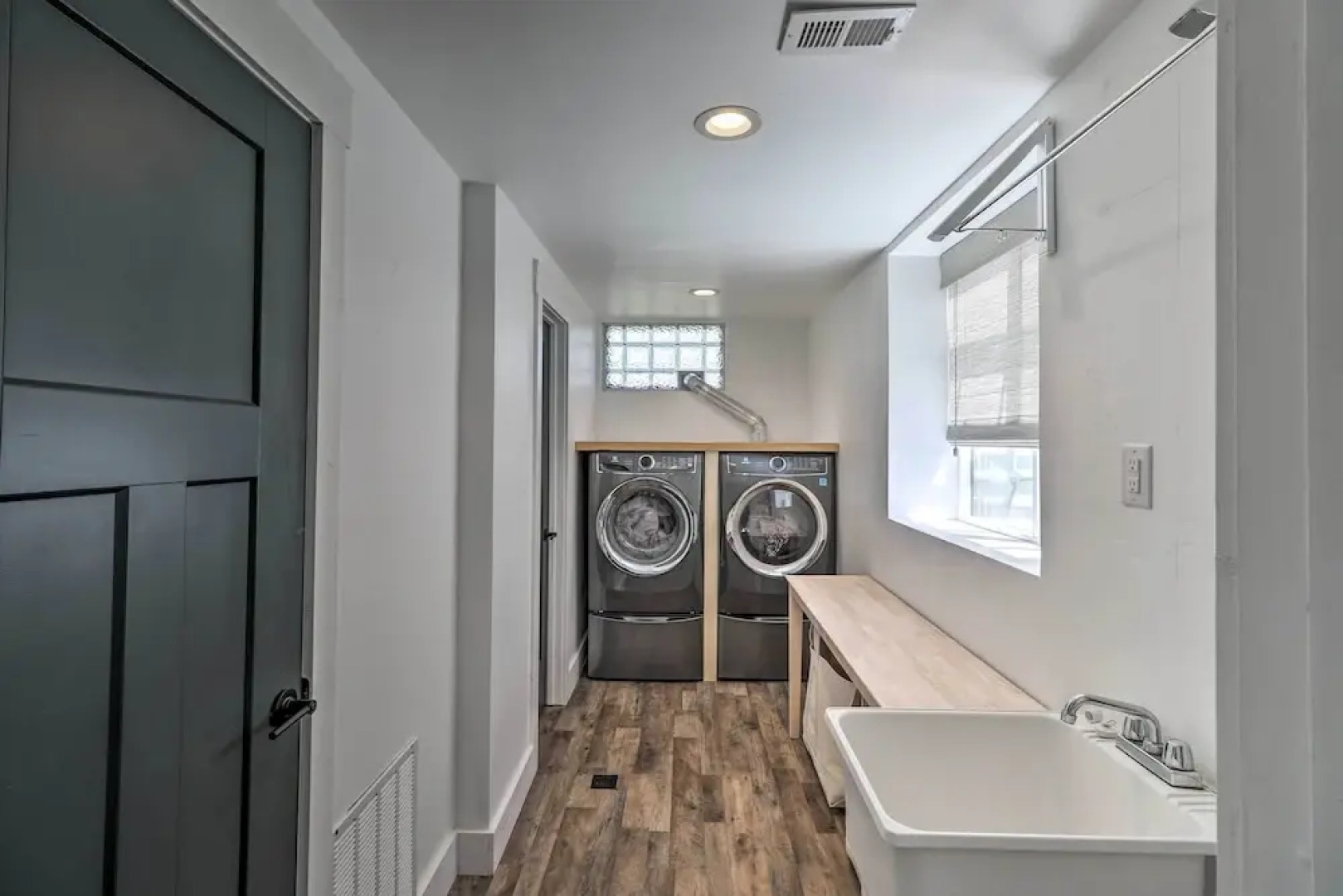 Luxe Glacier Getaway: Walk to Downtown Kalispell!