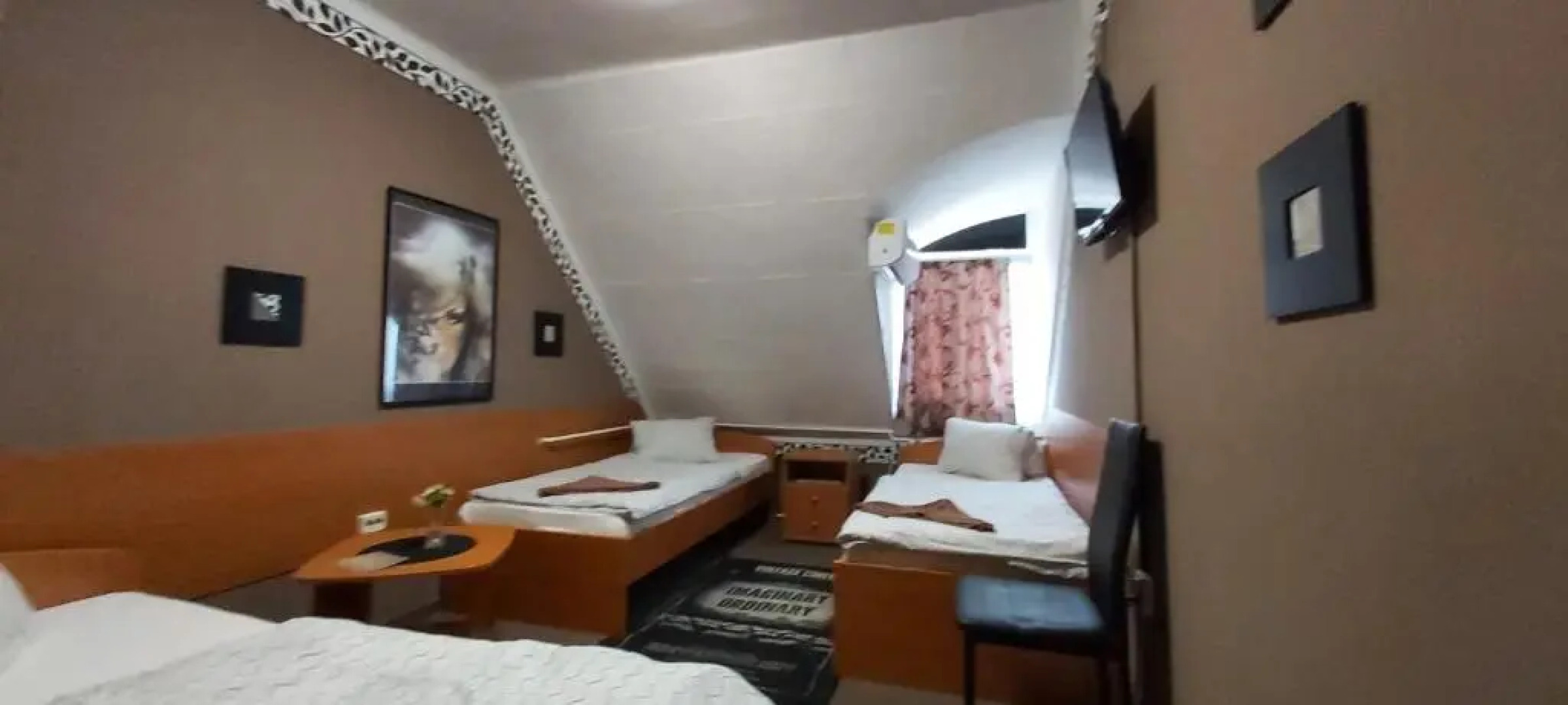 Romantik Étterem - Panzió