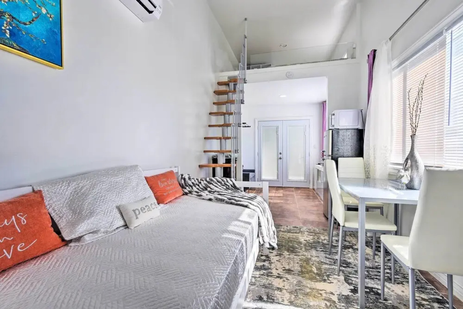 Chatsworth Studio w/ Mountain Views!