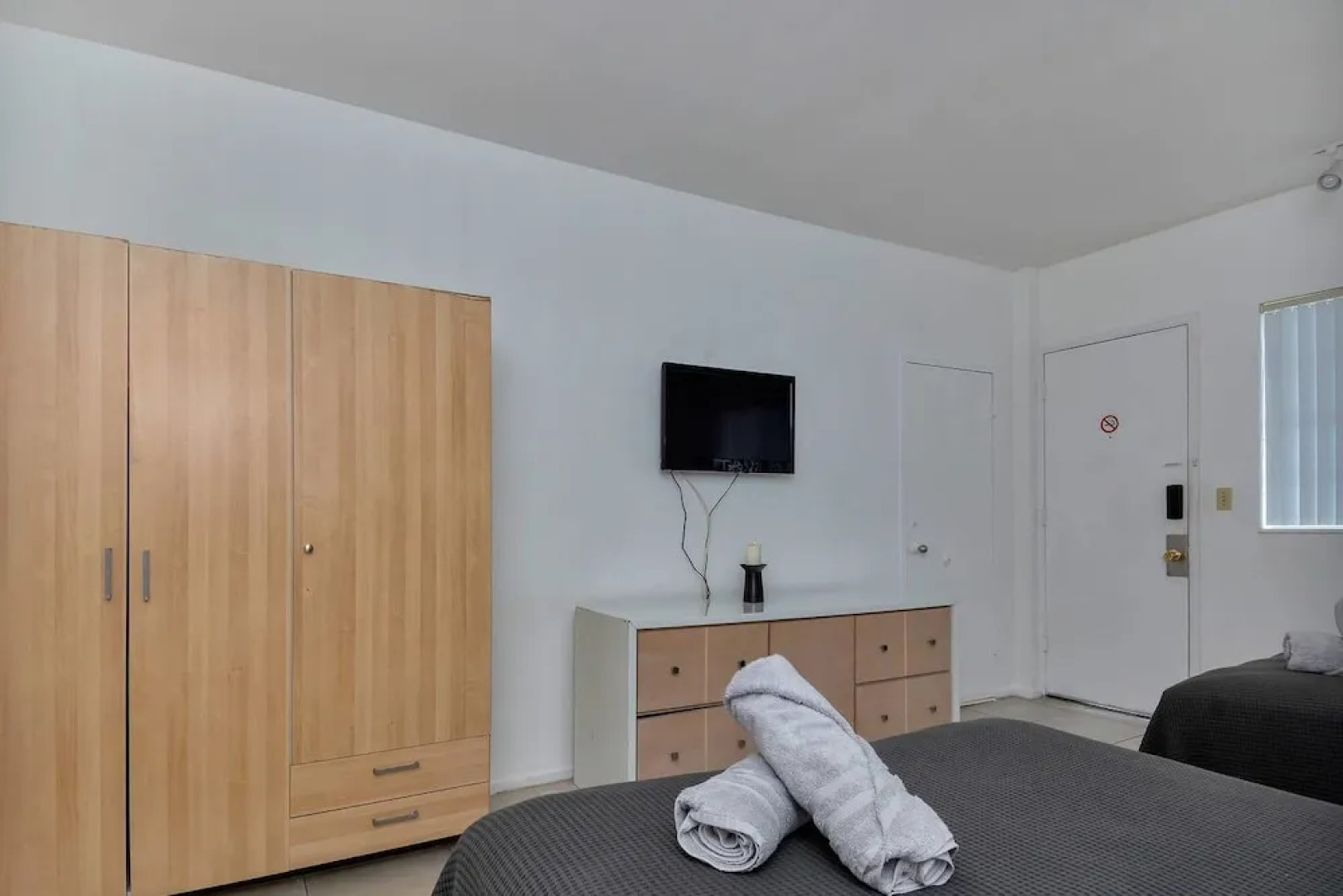 Lovely Little Studio With Pool, Hallandale Beach:)