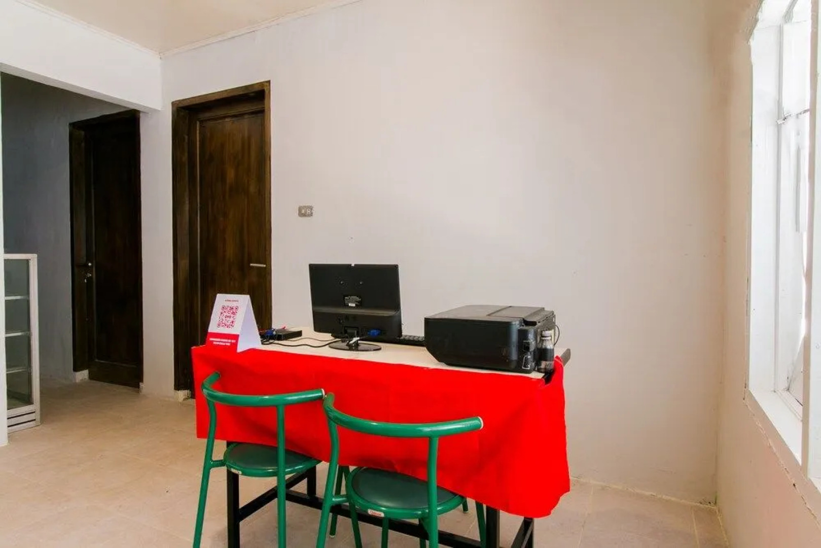 Oyo 1898 Louise Place