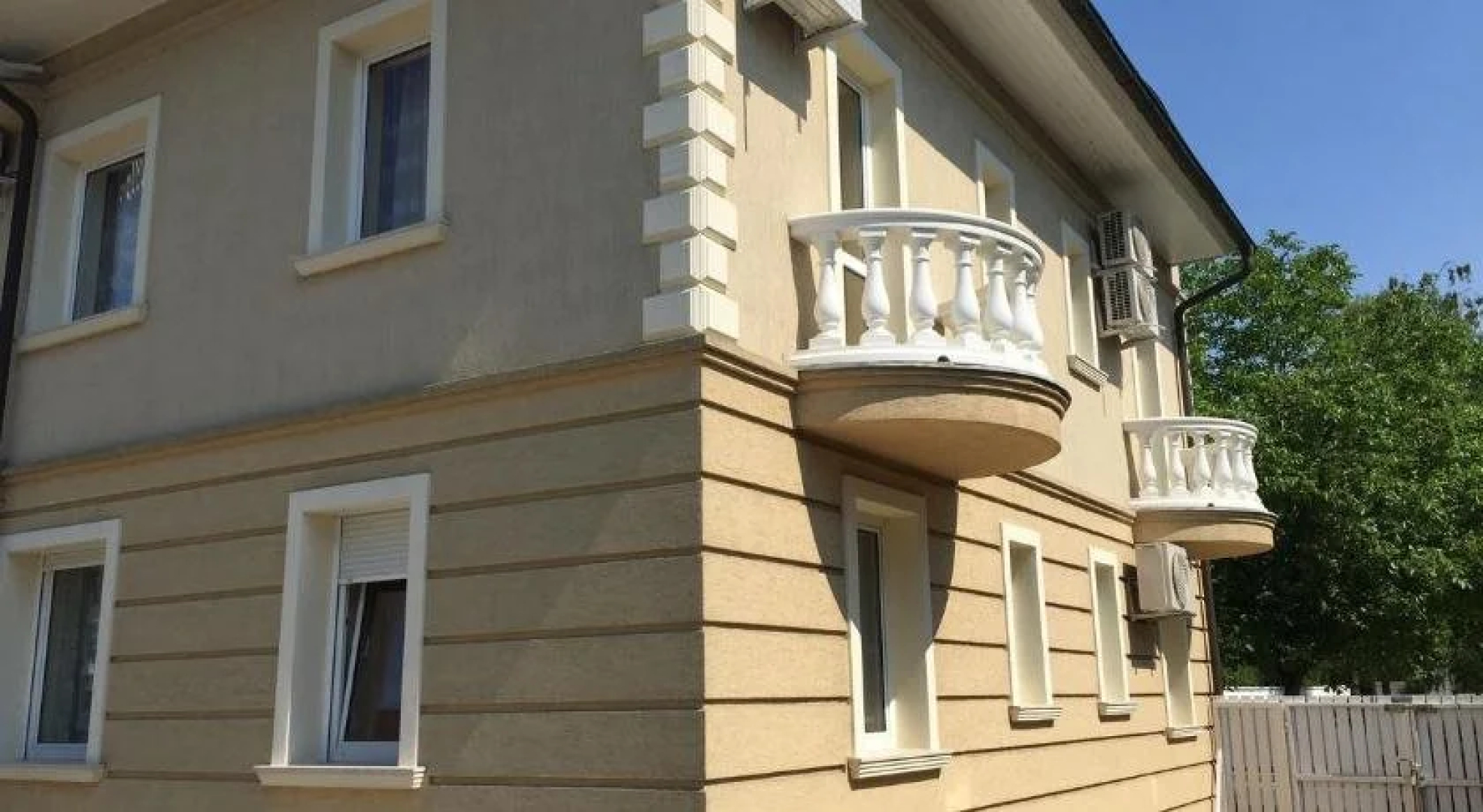 Pelso Apartments