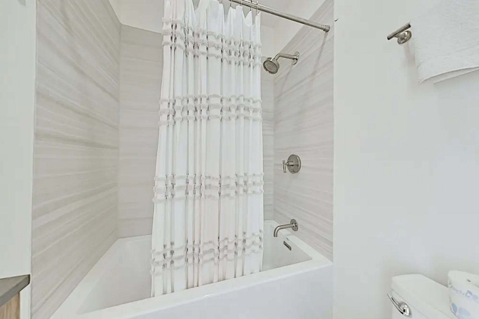 Stunning Waterfront W/ Private Deep-water Dock 6 Bedroom Home