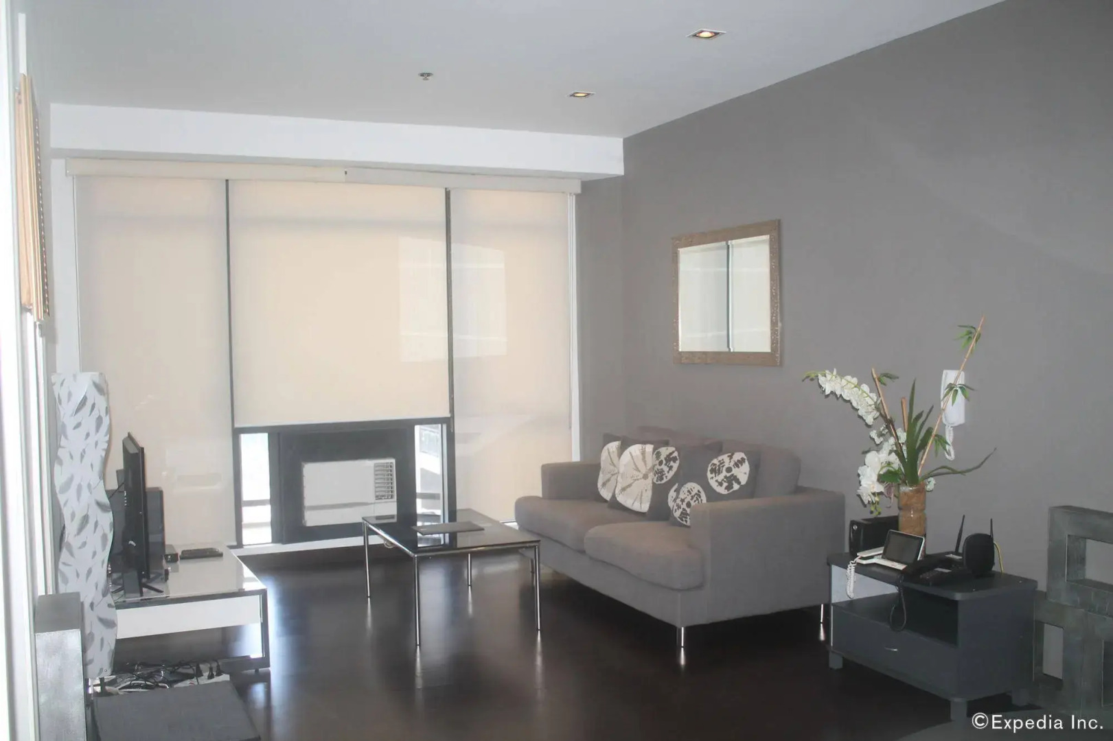 SIGLO SUITES @ The Gramercy Residences