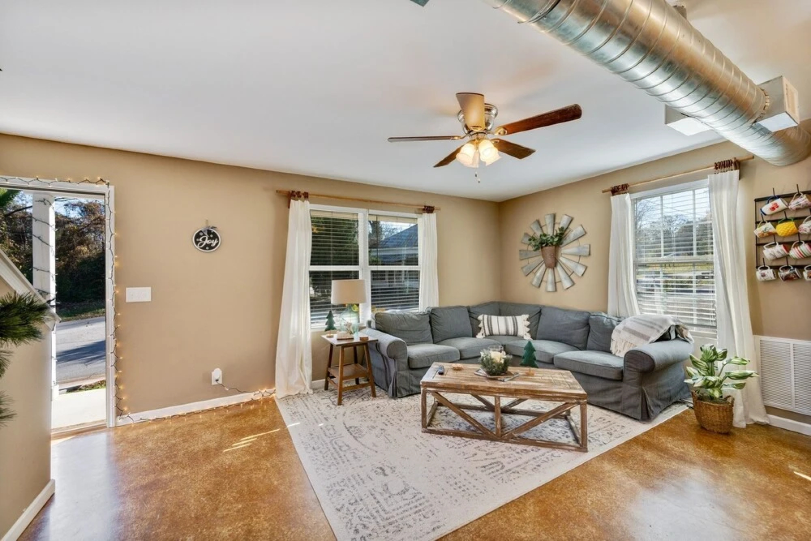 The Holly House In Downtown Demorest 2 Bedroom Home by Redawning