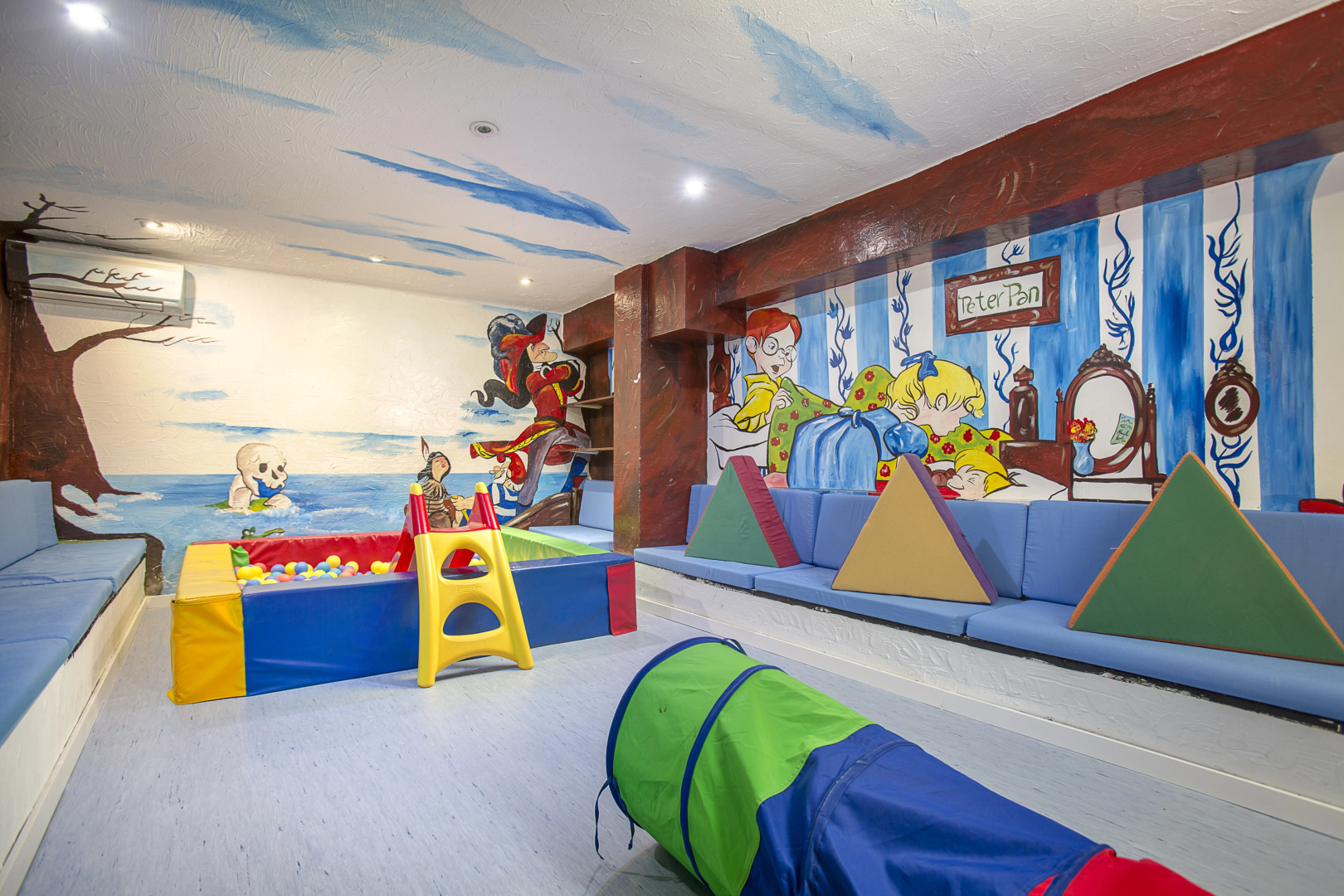 Ainturban Hoteles S.L.U