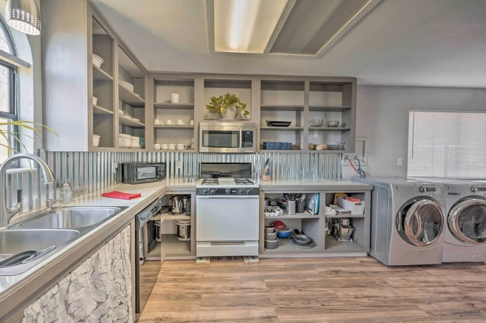 Authentic Escape at the Exact Center of CA!