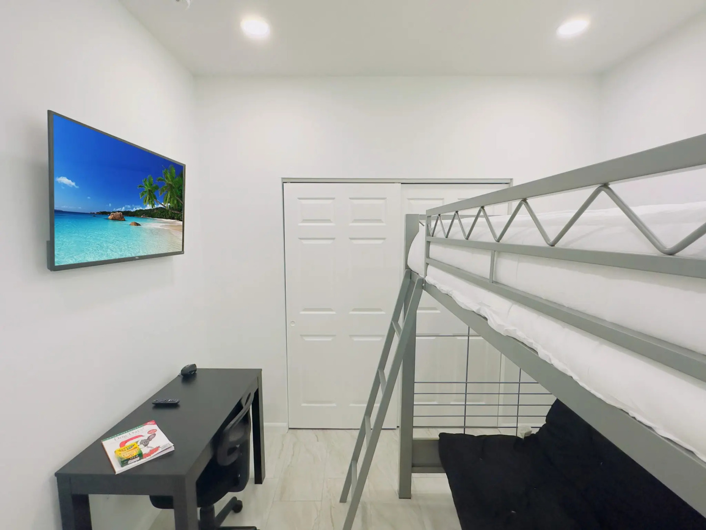 Luxury 4Bd Home Near Disney w/Pool (1653 PR), Davenport, US