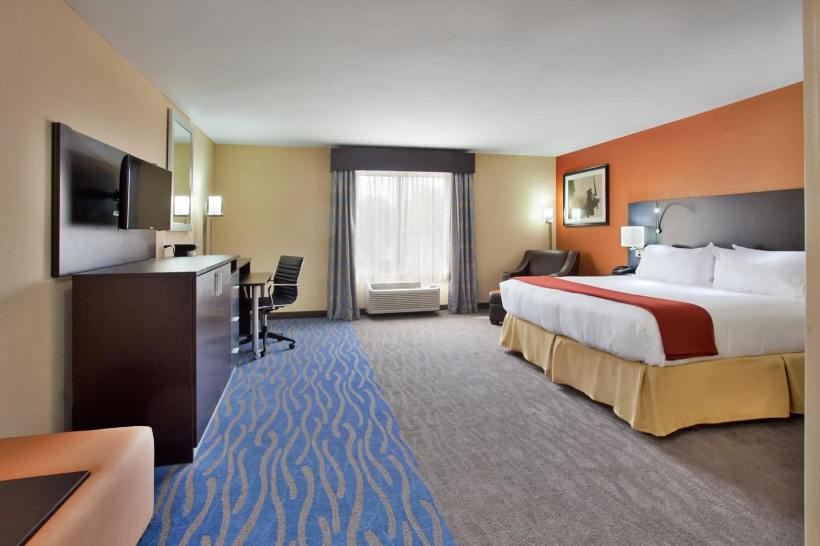 Holiday Inn Express & Suites St Louis Airport by IHG