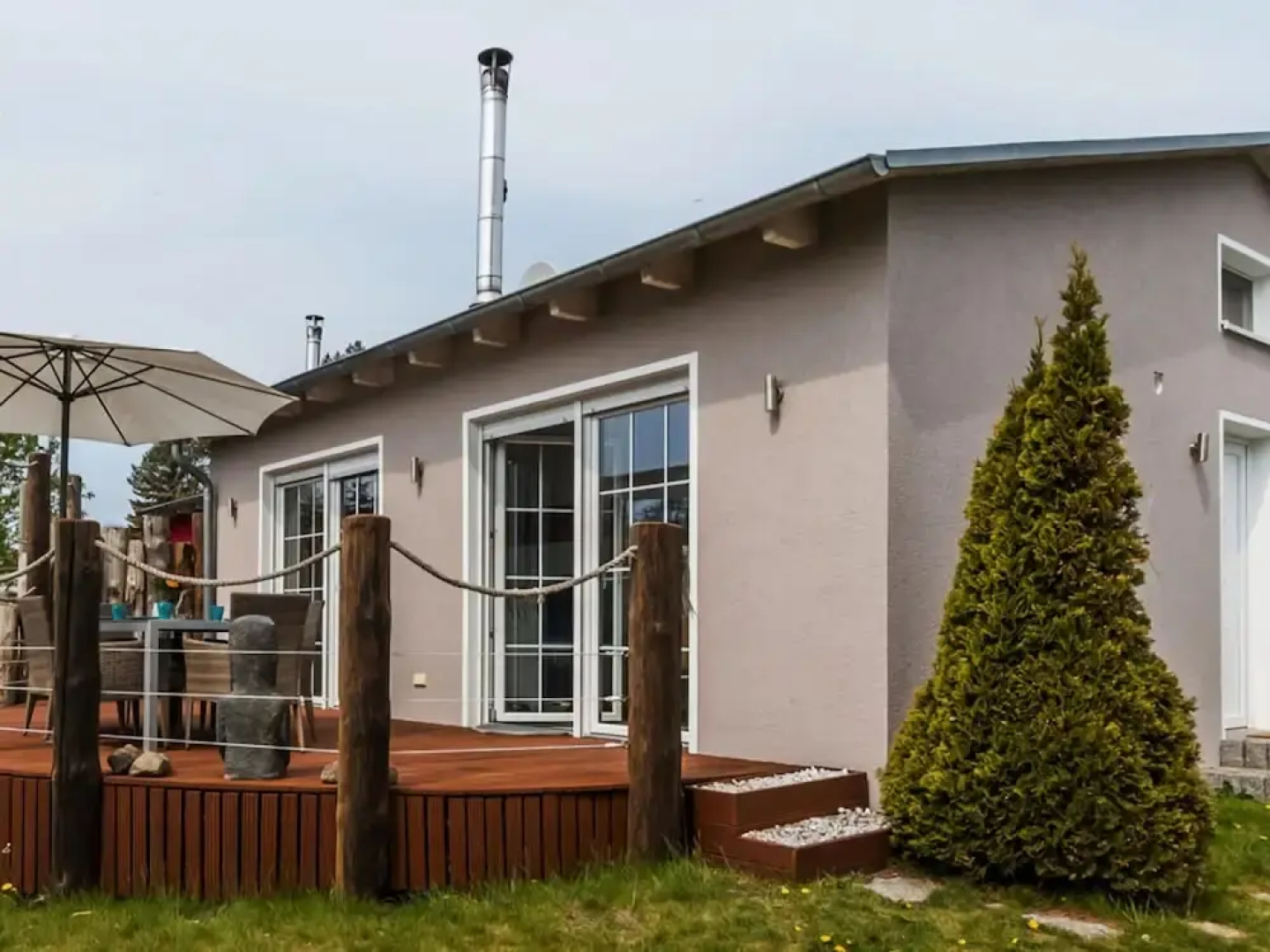 Seahorse Modern Retreat