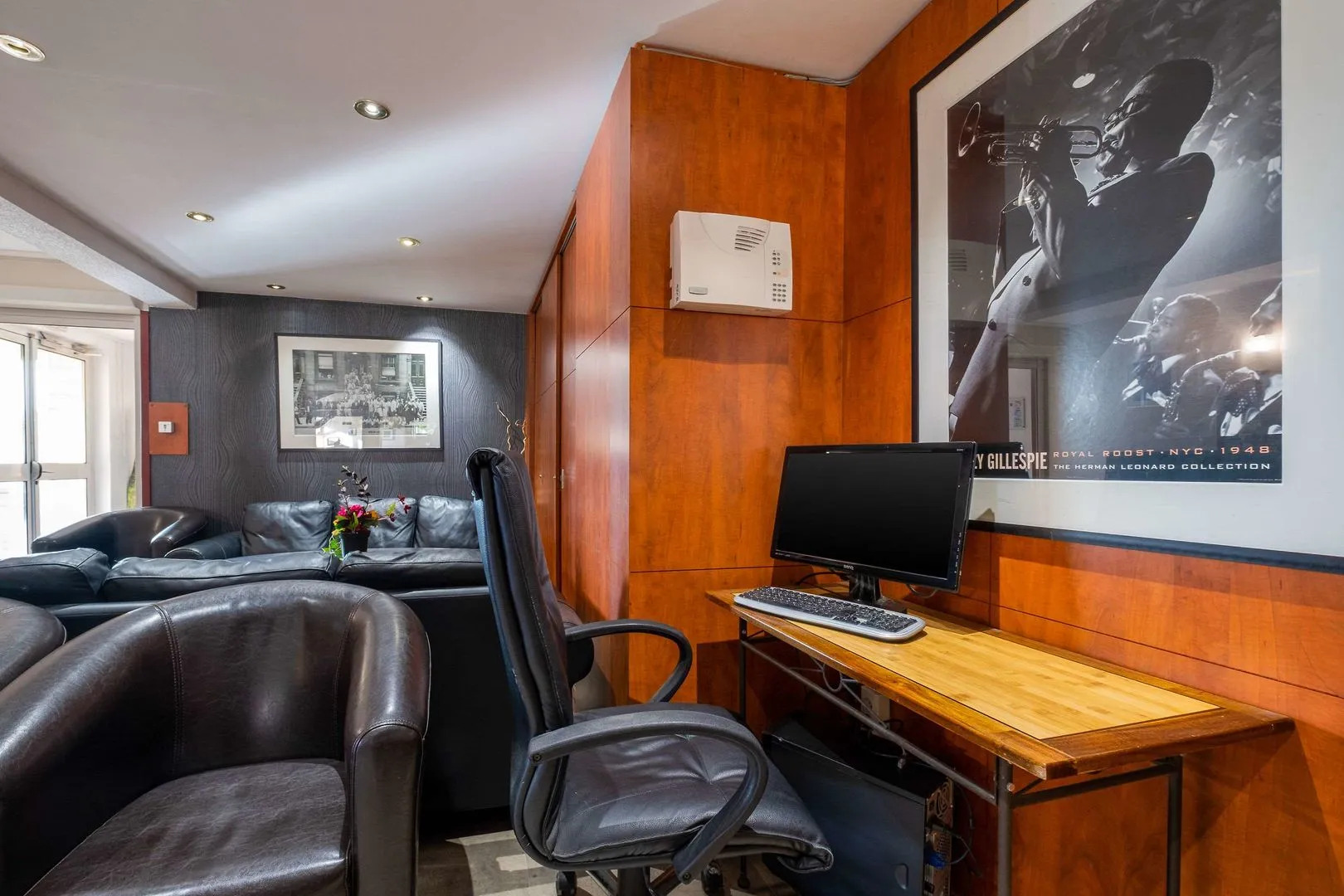 Sky Hotel Goussainville Charles de Gaulle - ex Comfort Hotel