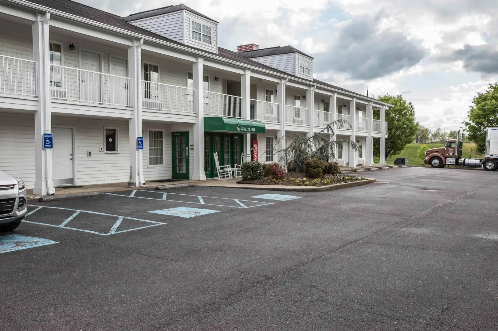 Quality Inn Johnson City I-26 exit 17