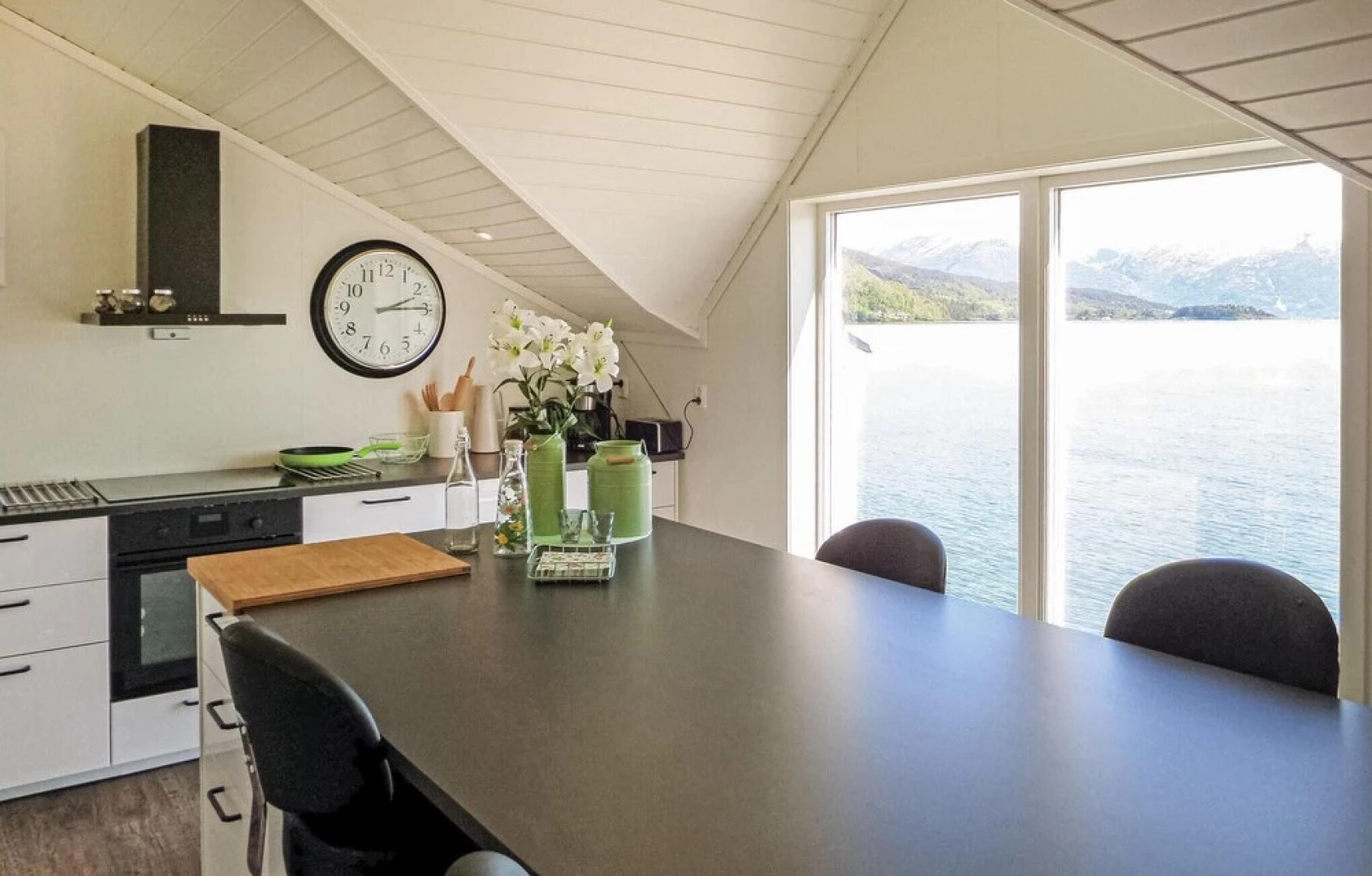 Nice Home in Strandebarm With 2 Bedrooms and Wifi