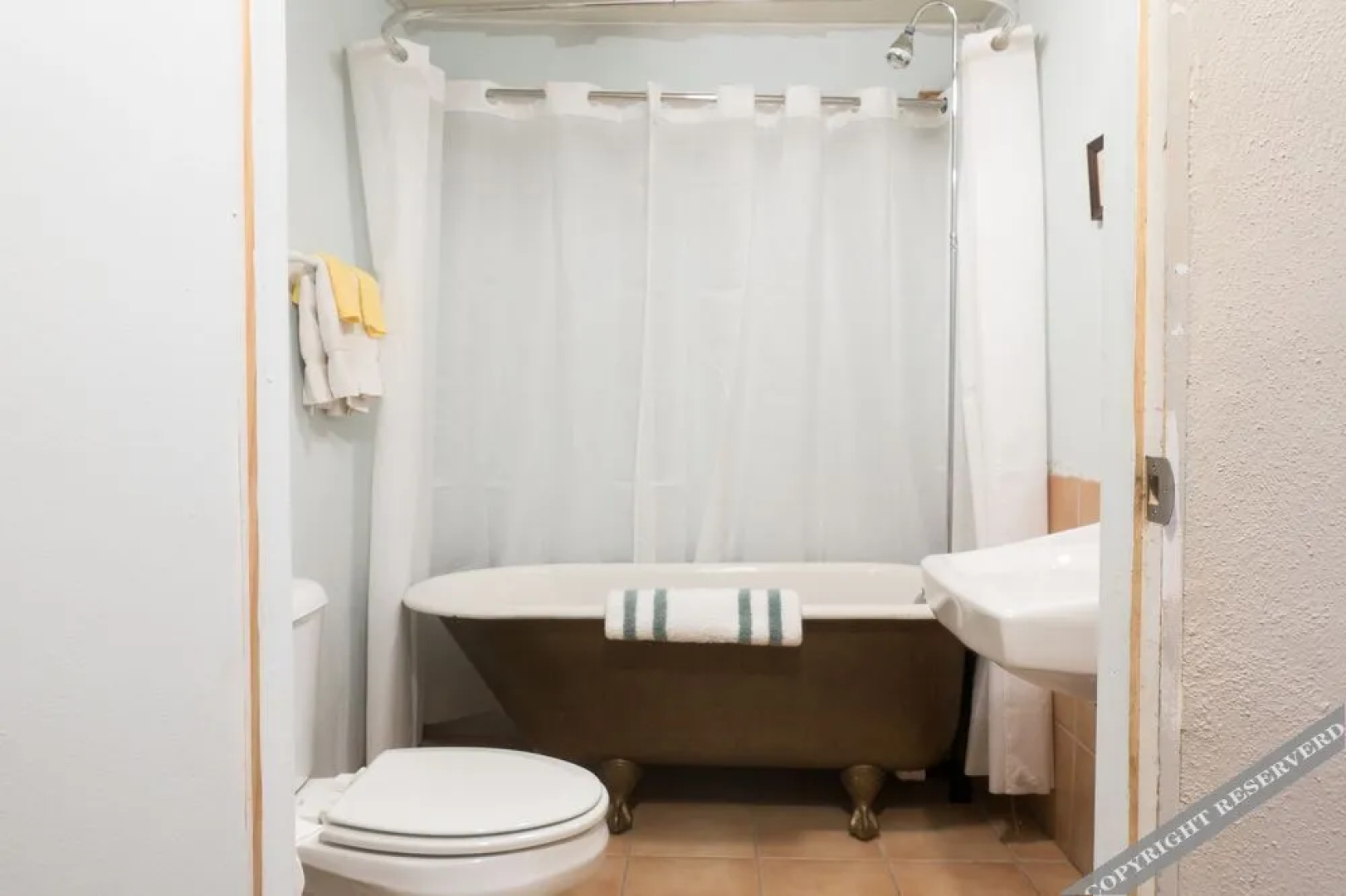 Snowmansion Taos Hostel Ski Lodge Inn & Campground