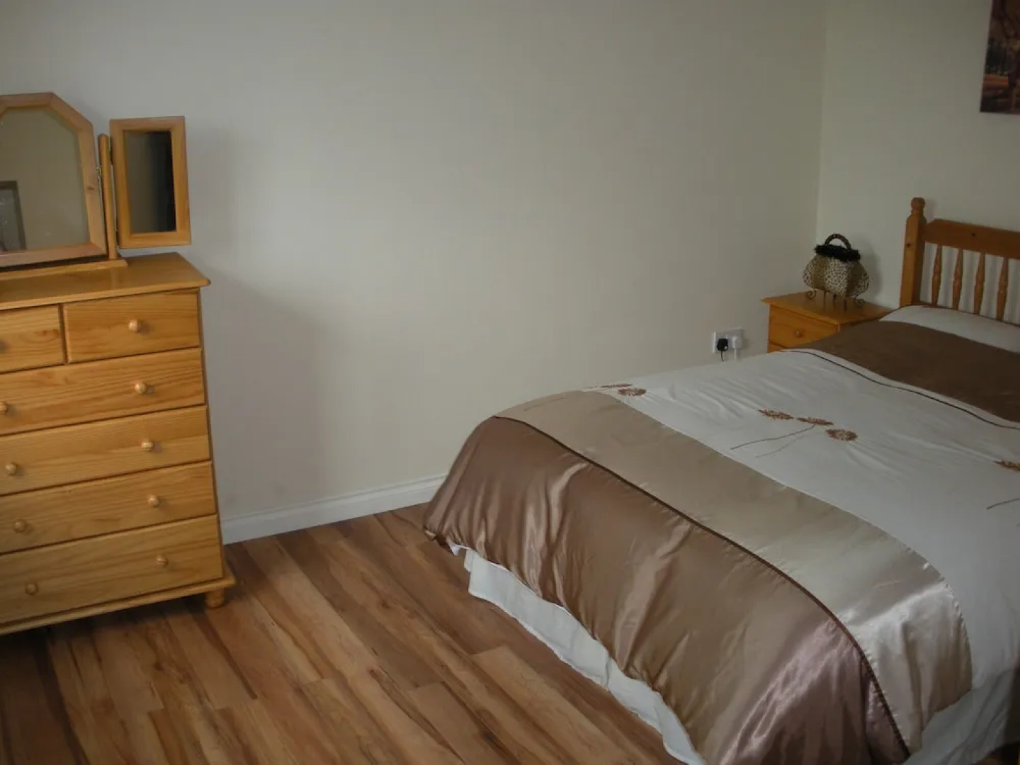 Beautiful 3-bed House in Knock