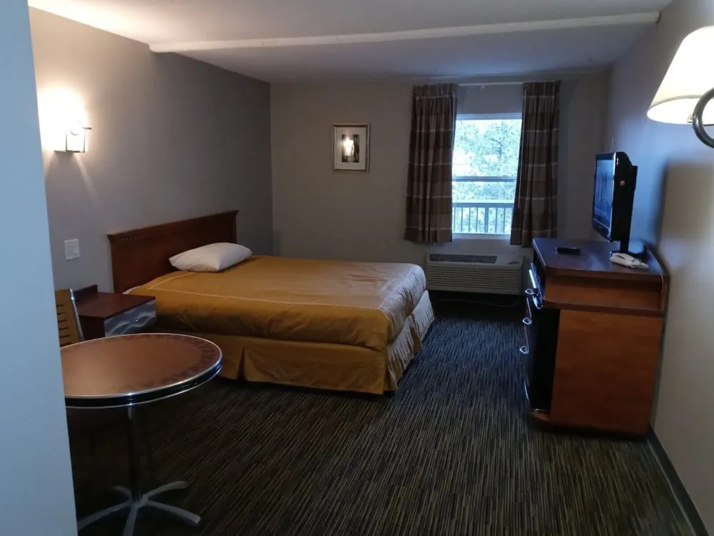Peachtree Inn & suites