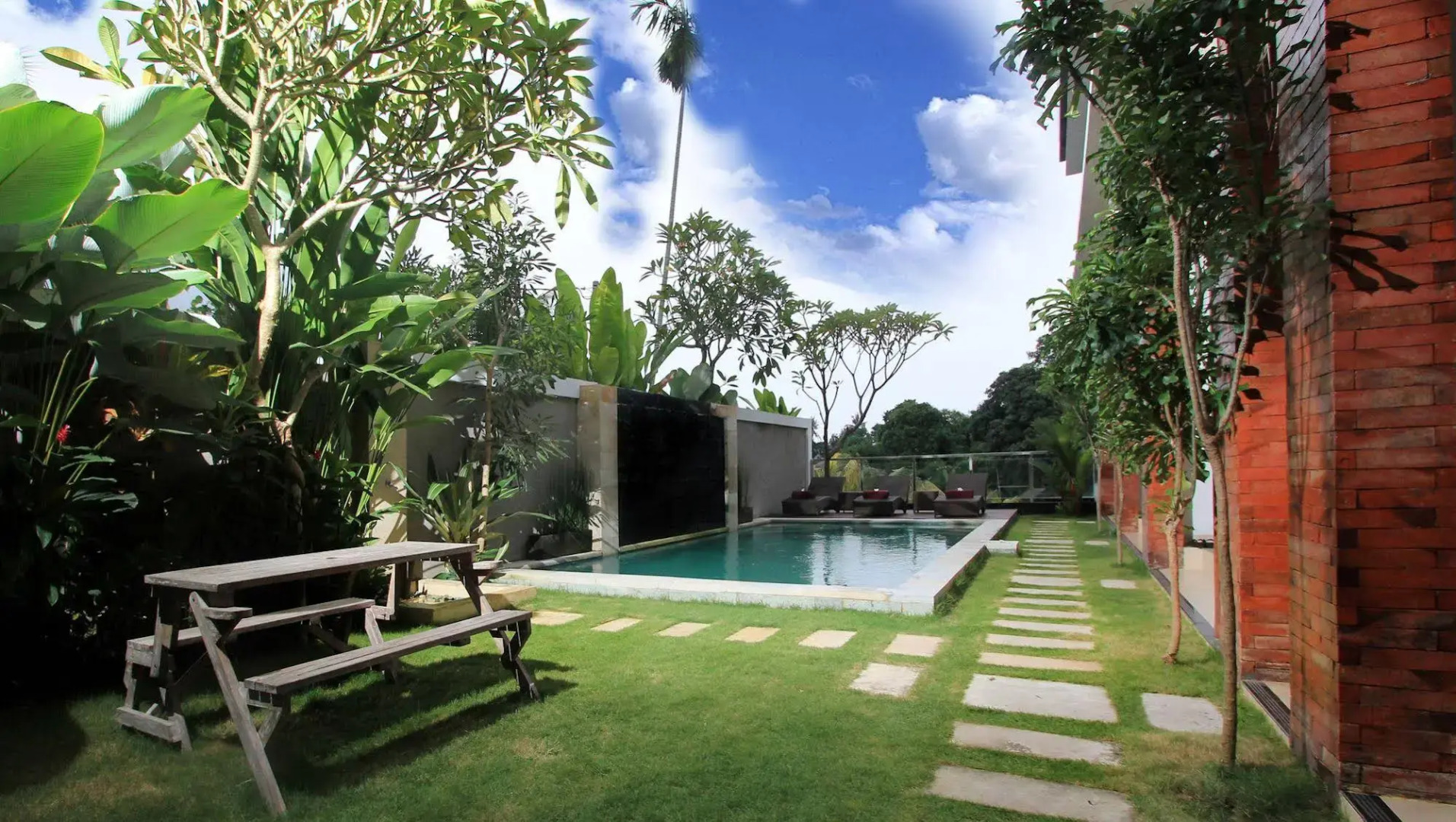 RaBaSTa Kubu Bali Suites Seminyak