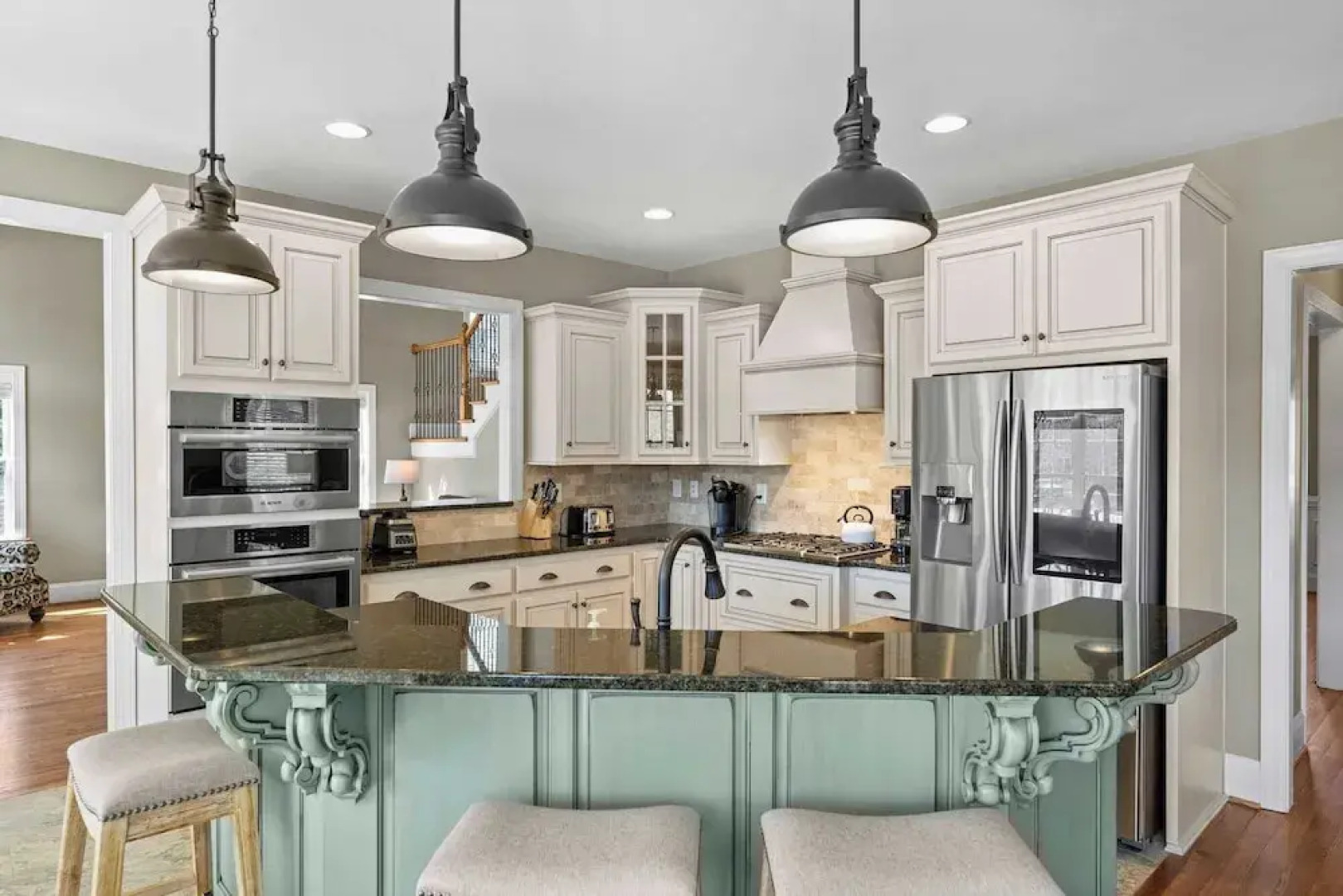 Sleeps 22, Lakefront w/ Private Dock & Pool, 2 Houses Lake Living by Avantstay