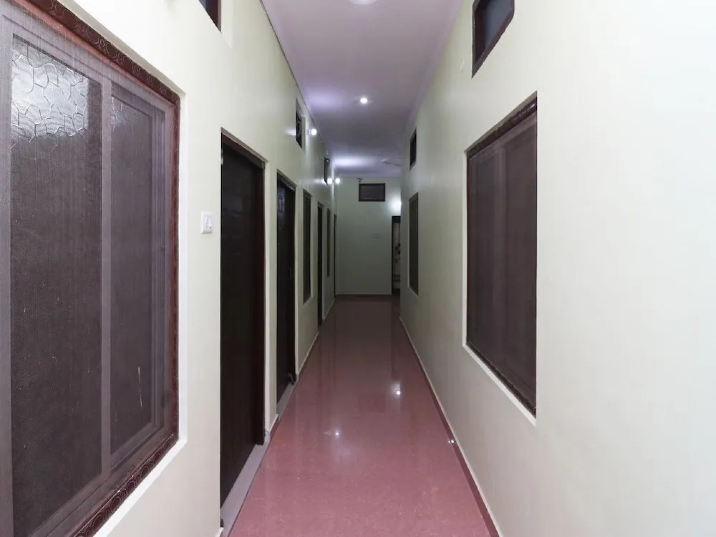 OYO 24823 Amrit Guest House