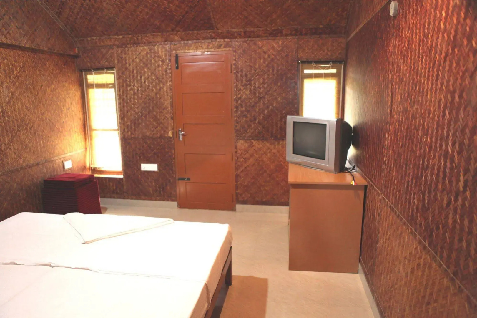 Savithri Inn Bamboo Cottages & Resorts