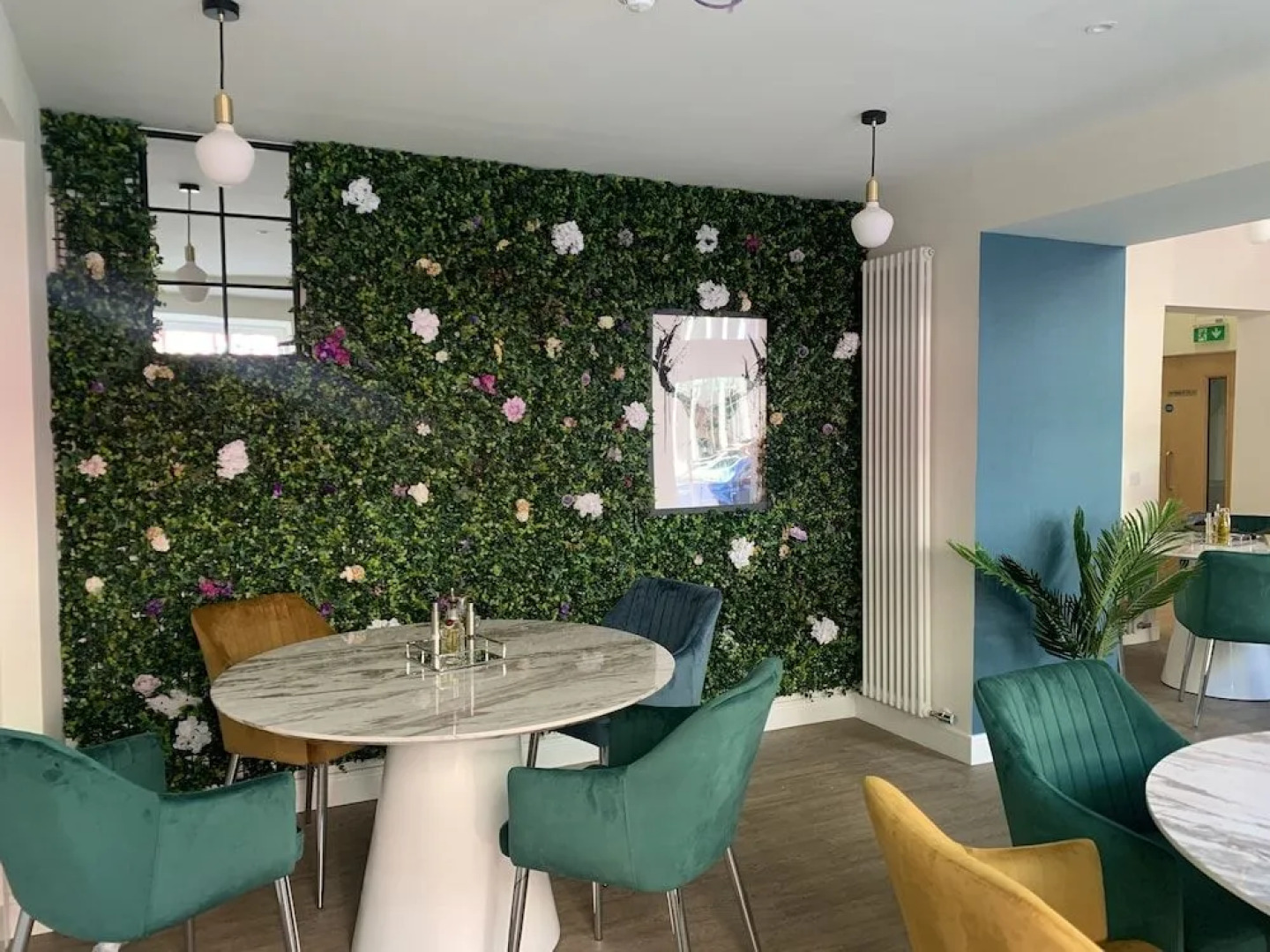 Stag & Thistle Hotel and Restaurant