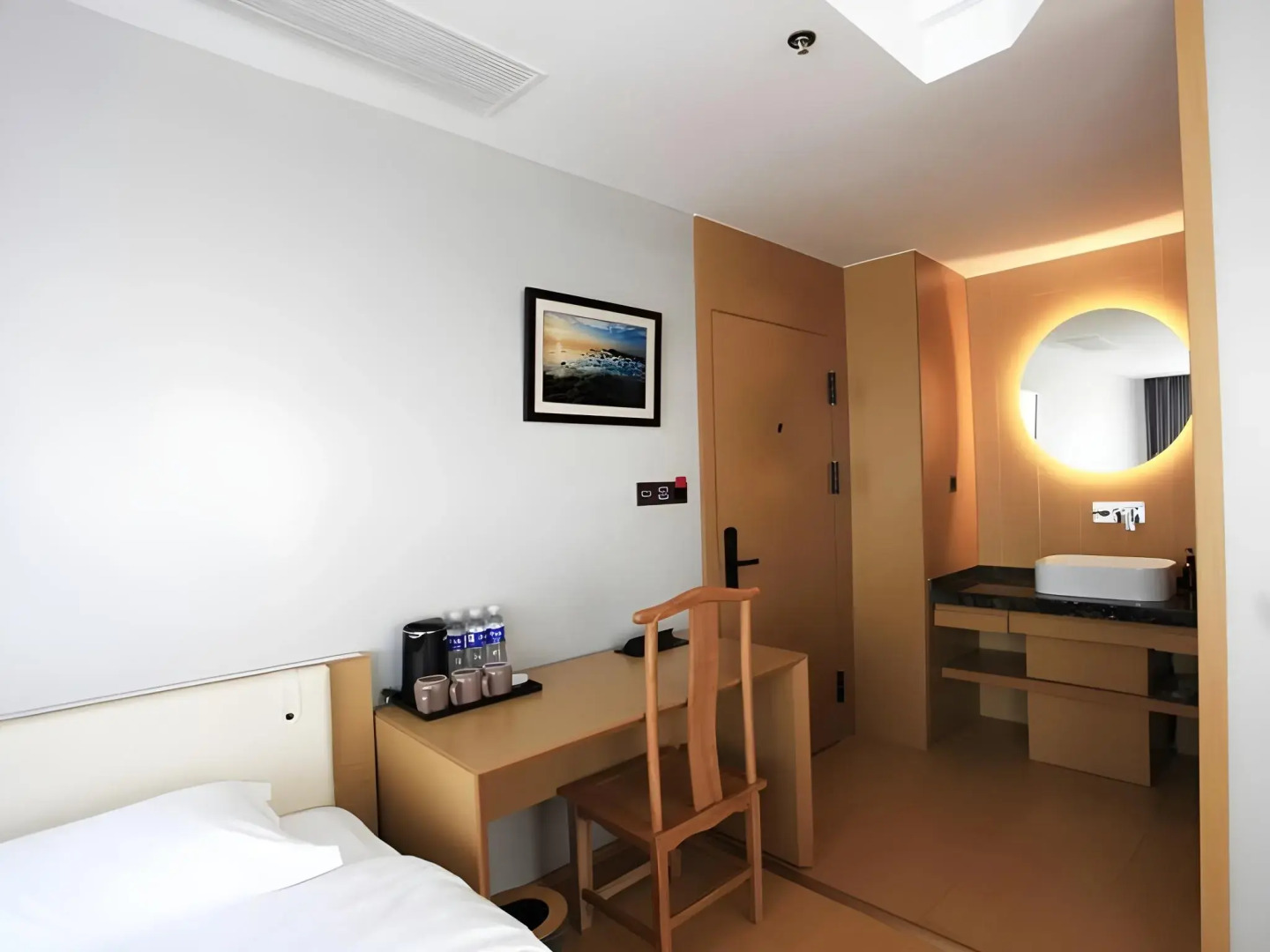 GreenTree Inn North WeiHai Station North International Bathing Beach Hotel
