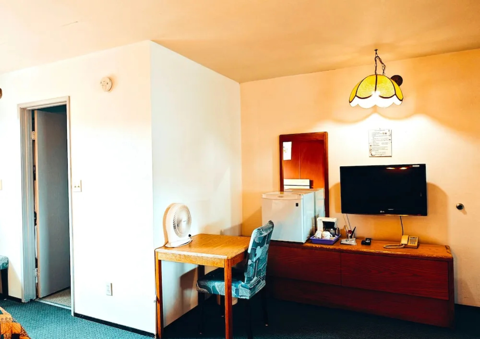 Cozy Corner Motel & Restaurant