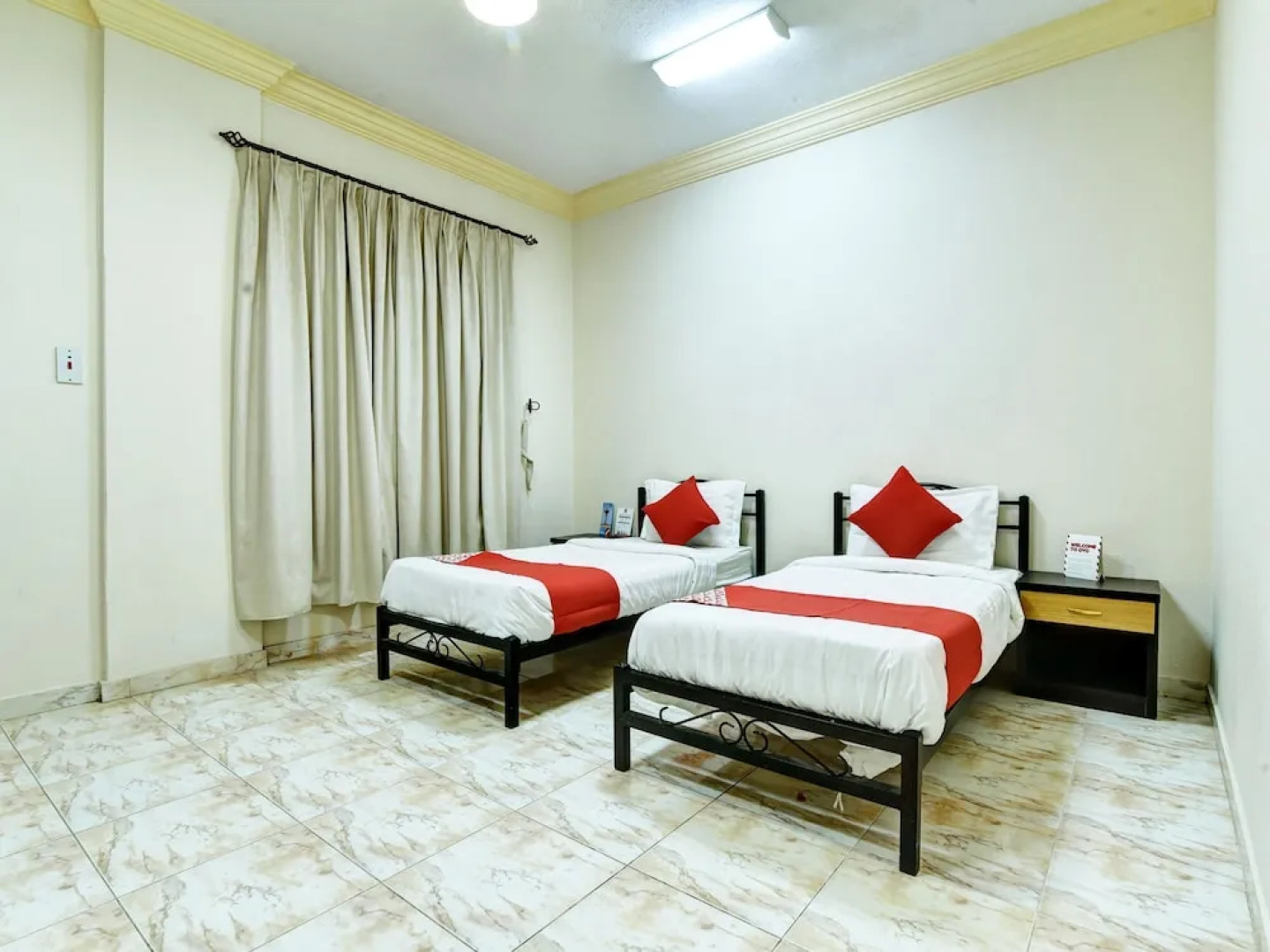 OYO 405 Nujom Al-Jazerah