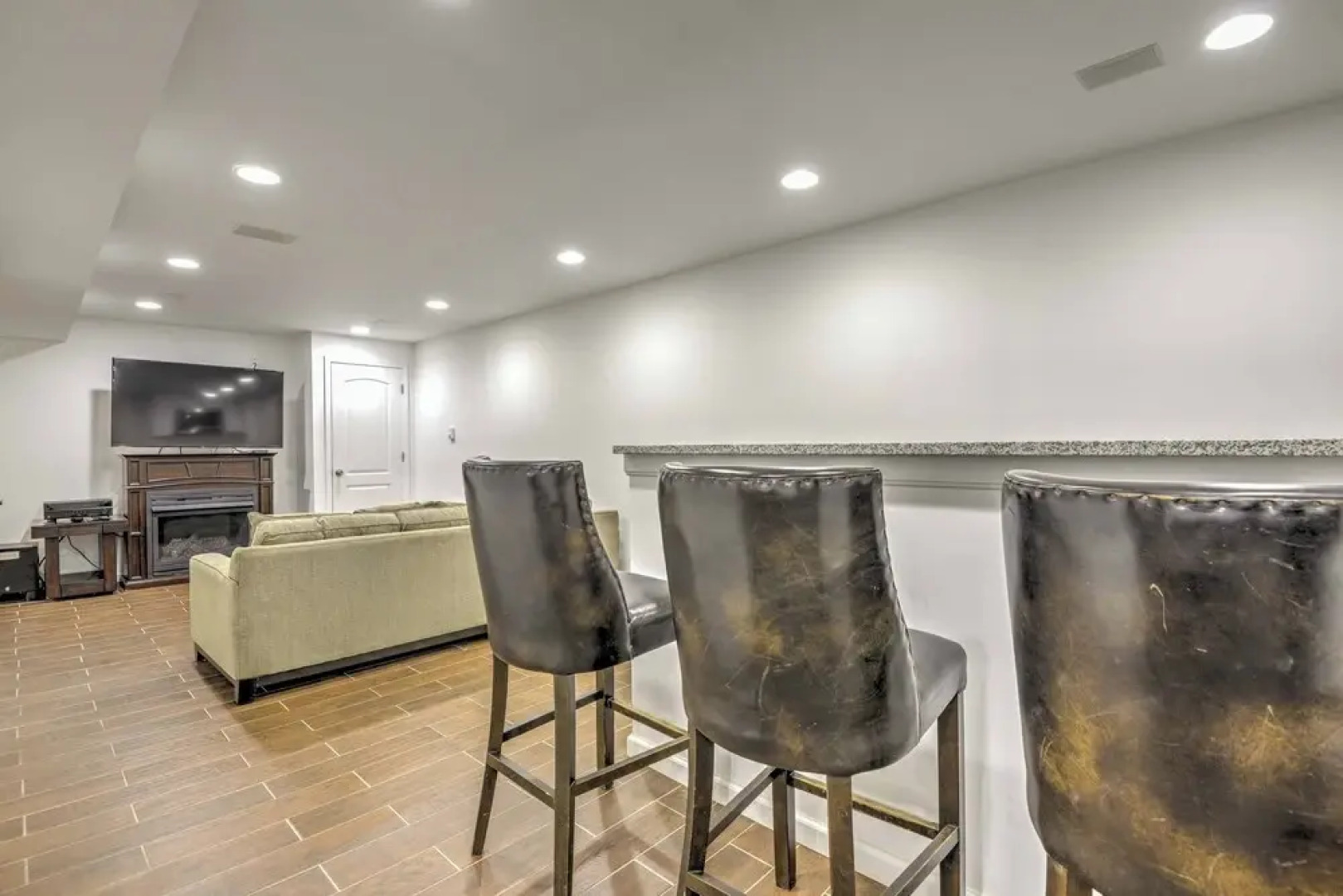 Hot Tub & Fire Pit: Waterfront Lake Harmony Home