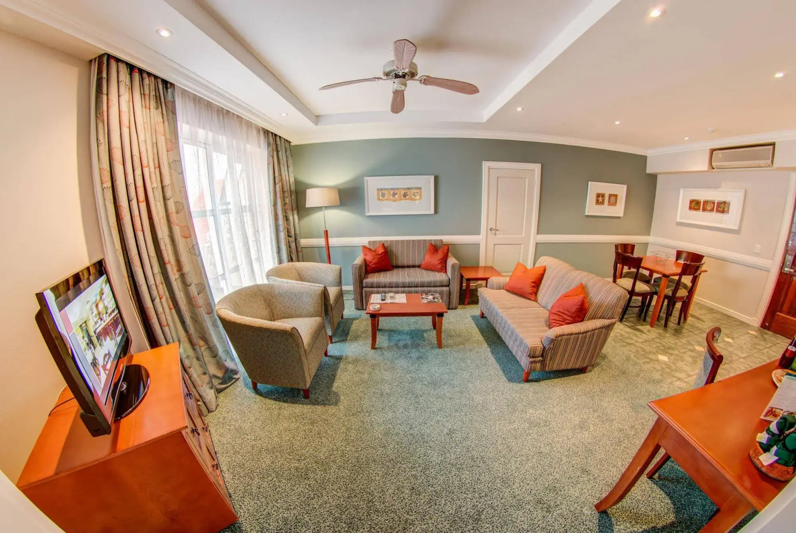 Courtyard Hotel Gqeberha