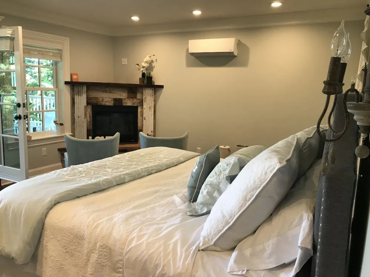 Chateau Rooms