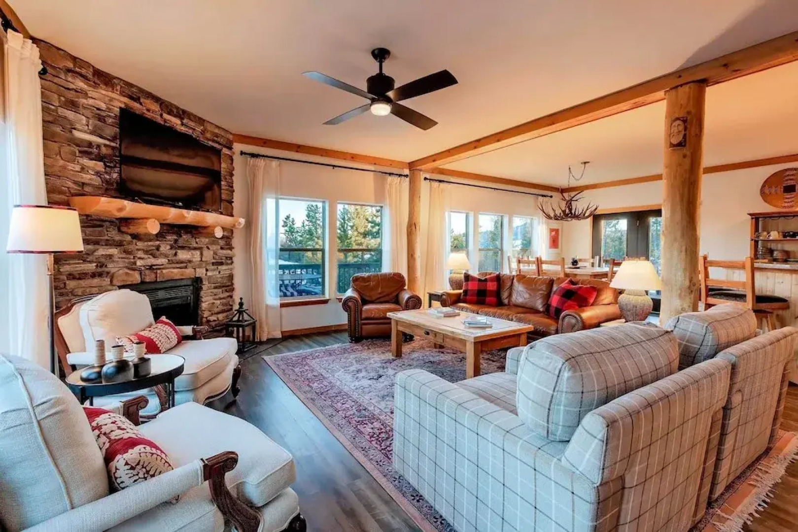 Mtn-view Retreat w/ Hot Tub in Granby!