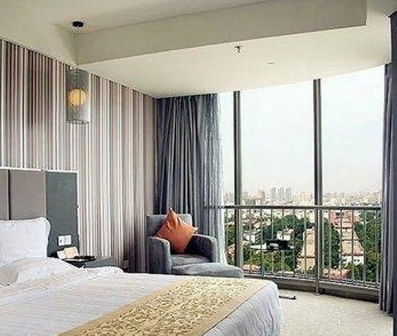 Wuhan Zhuo Yue Holiday Hotel