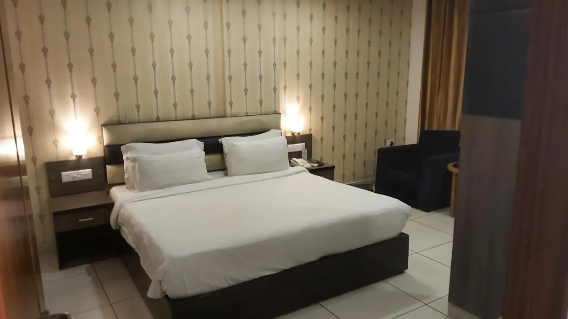 OYO 6090 Hotel Park View Premium