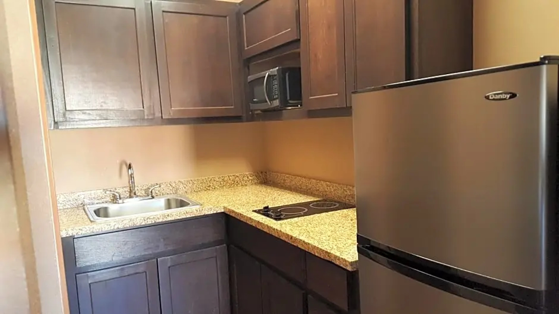 Executive Inn and Suites