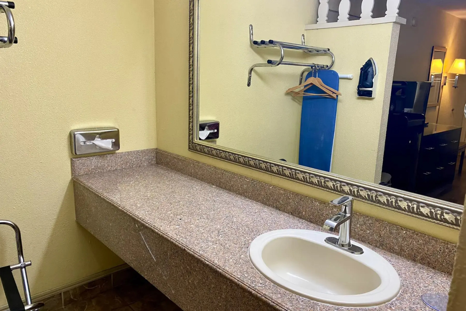 Super 8 by Wyndham Albuquerque Downtown