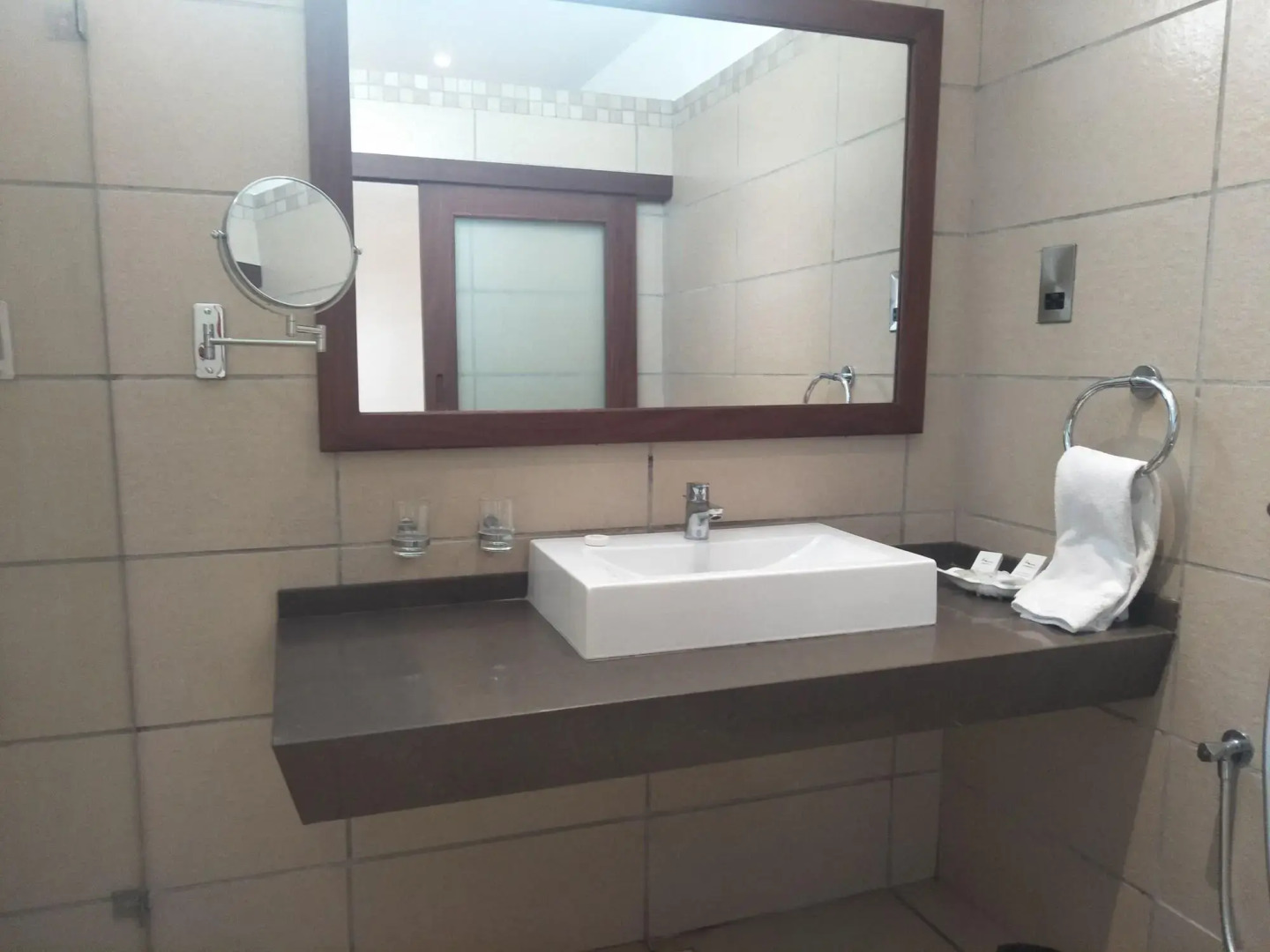 Travellers Beach Hotel & Club