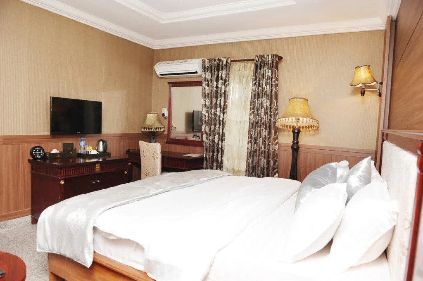 R&A City Hotel